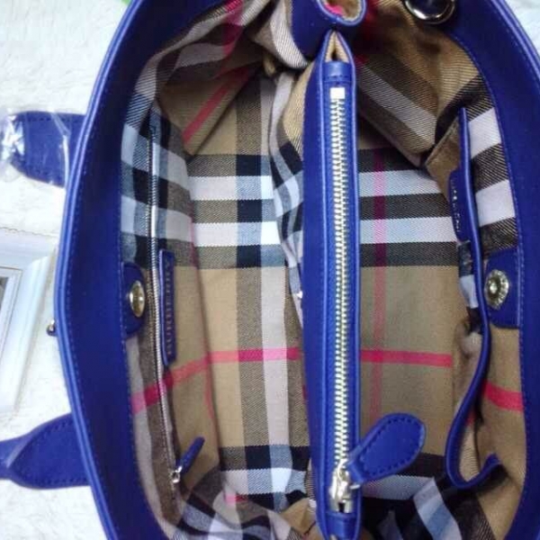 Bolsa Couro Azul Burberry - Imagem 2