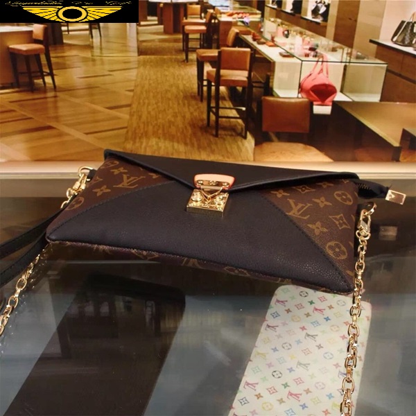 Bolsa Louis Vuitton - Imagem 4