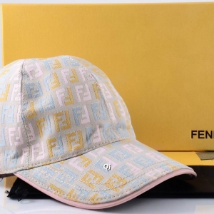 Boné Fendi