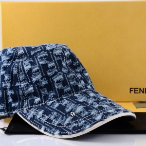 Boné Fendi