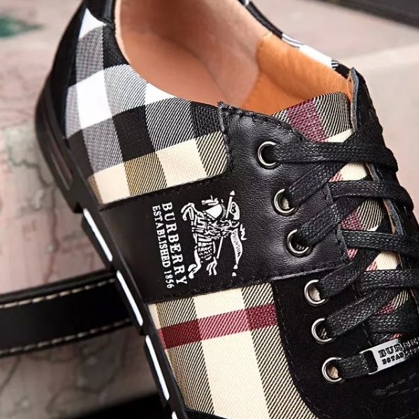 Burberry Tênis Couro Xadrez - Imagem 3