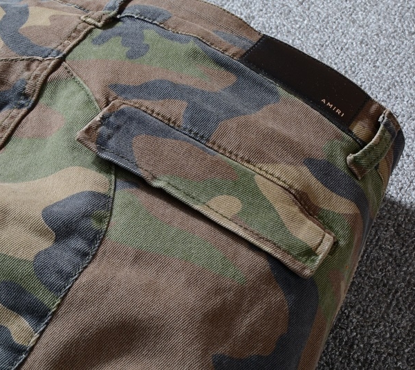 Calça Amiri camuflada - Image 2