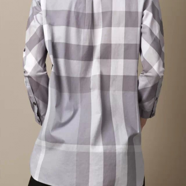 Camisa Xadrez Fem. Burberry - Imagem 2