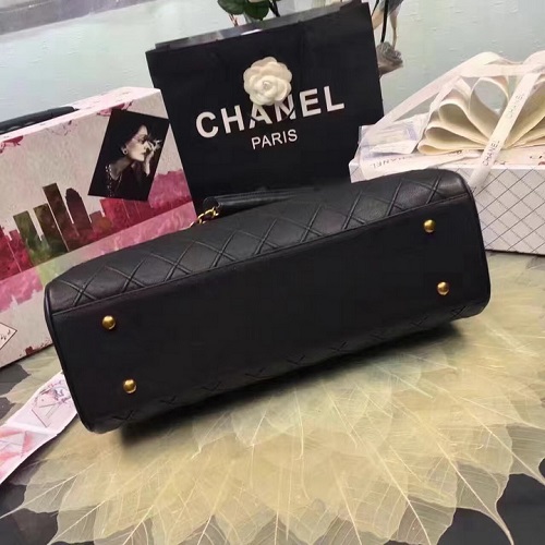 chanel box with 4 bolsas