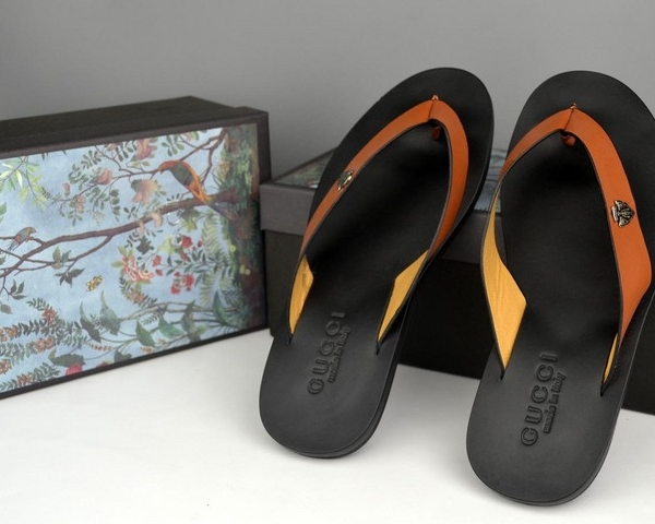 Chinelo couro gucci - Image 2