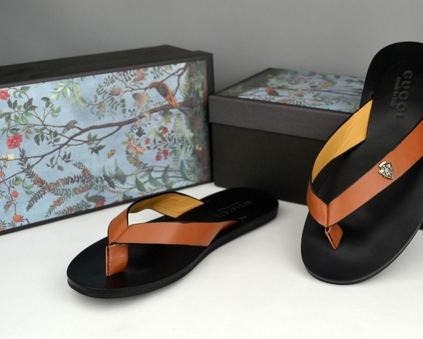 Chinelo couro gucci - Image 3