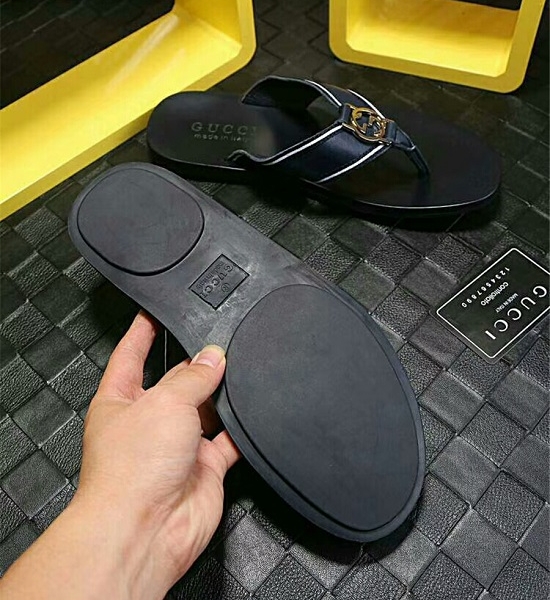 Chinelo couro Gucci - Imagem 4