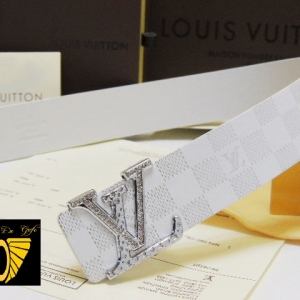 Cinto de Couro Branco Louis Vuitton