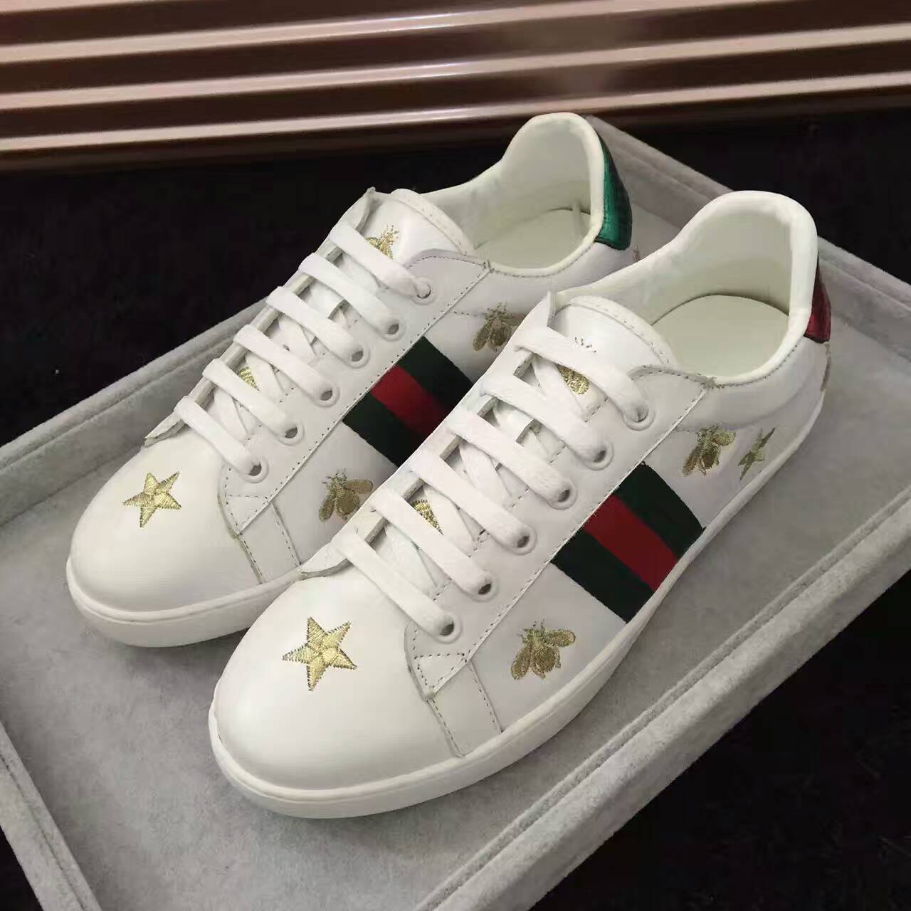 Gucci t nis Ace com bordado Gucci