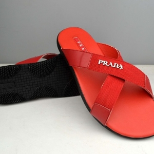 Sandália Chinelo de Couro Prada