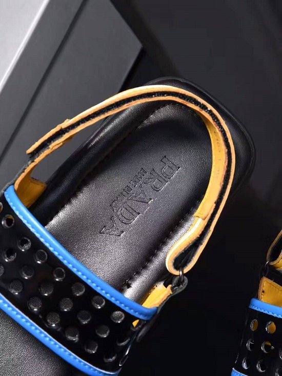 Sandália Chinelo de Couro Prada - Imagem 4