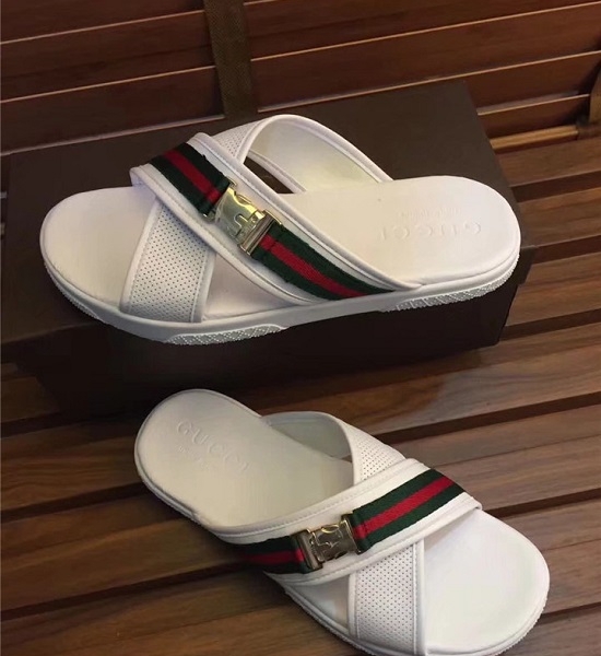 Sandália branca Gucci