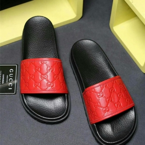 Sandália chinelo slide vermelho Gucci