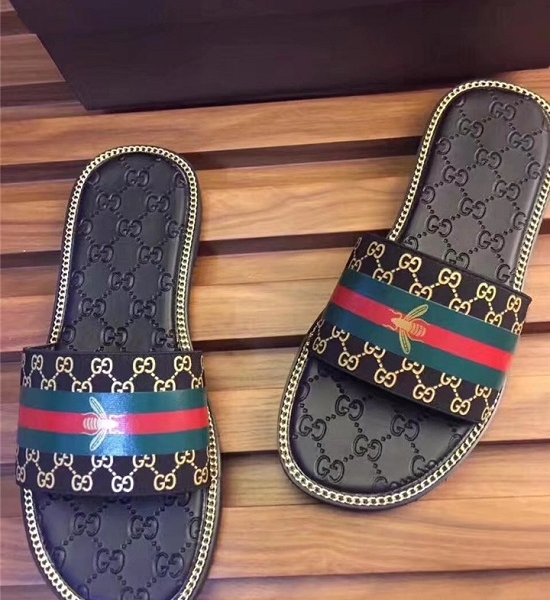 Sandália chinelo unissex couro Gucci