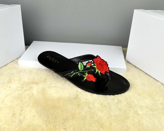 Sandália com flor chinelo couro Gucci - Imagem 2