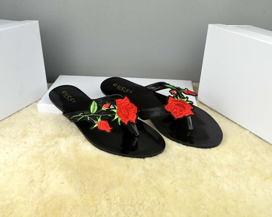 Sandália com flor chinelo couro Gucci - Imagem 3