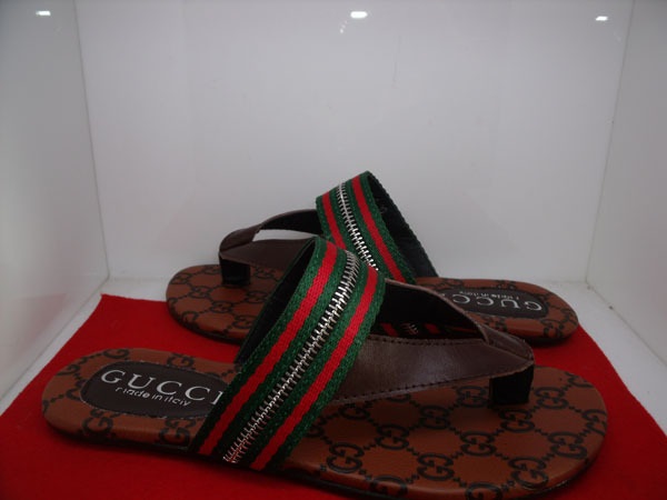 Sandália de couro Gucci