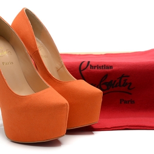 Sapato Alto Christian Louboutin 16cm.