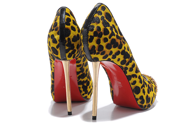 Sapato Alto Christian Louboutin 16cm. Grandes Grifes