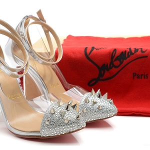 Sapato Christian Louboutin 16cm.