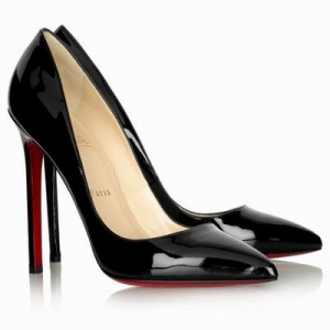 Sapato Christian Louboutin Pigalle Preto 12cm.