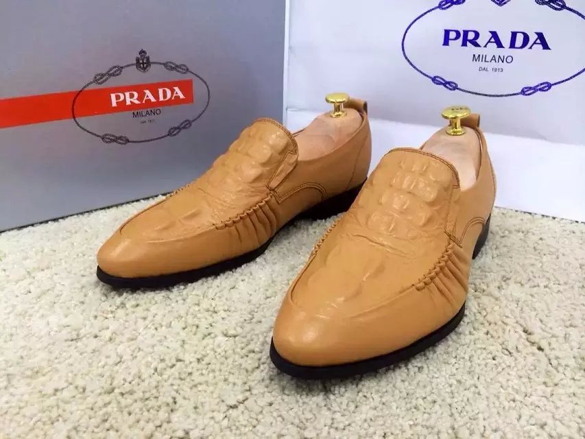 Sapato de Couro Prada