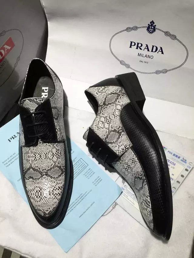 Sapato de Couro Prada - Imagem 3