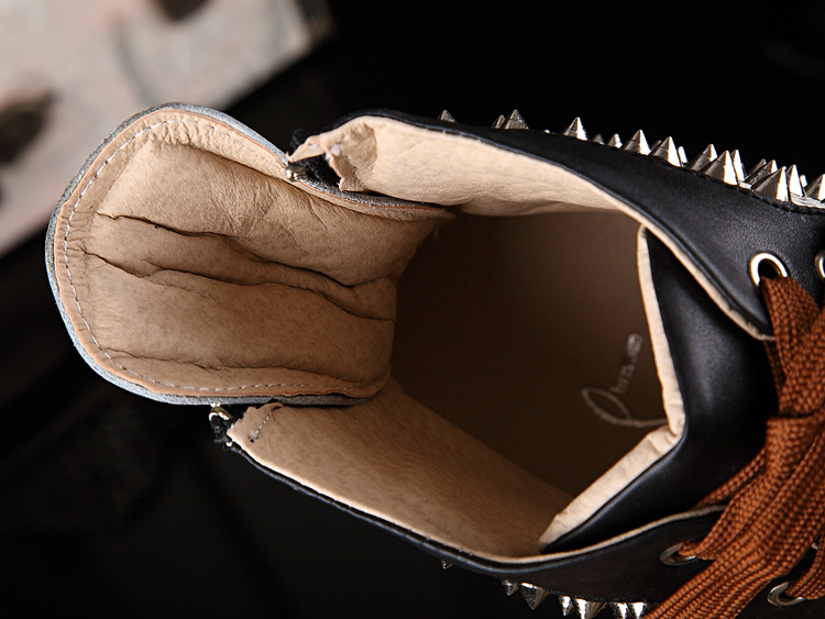 Tênis Cano Alto Christian Louboutin - Imagem 5