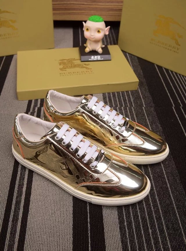 Tênis Couro Dourado Burberry - Imagem 2