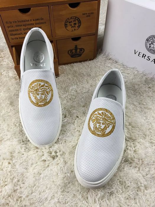 T nis Versace