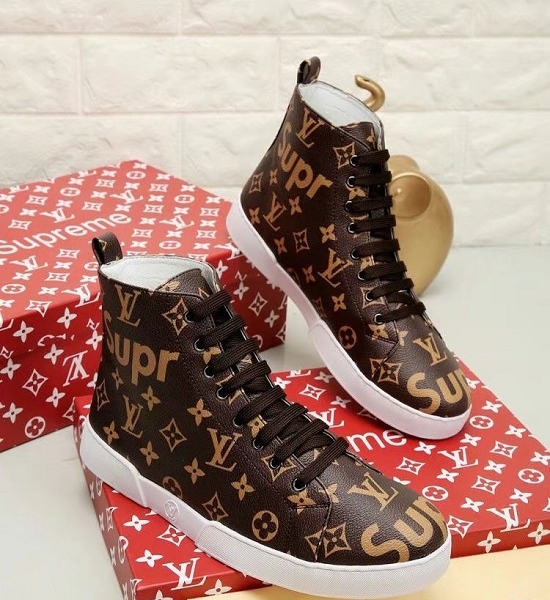 Tênis cano alto couro Louis Vuitton x Supreme