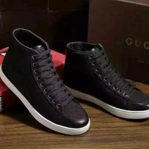 Tênis cano alto de couro Gucci