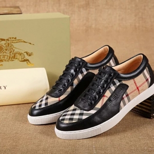 Tênis de Couro Burberry