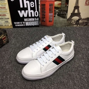 Tênis de Couro Gucci