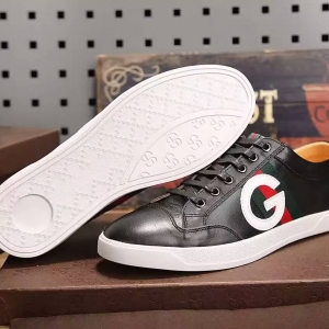 Tênis masc. de couro Gucci