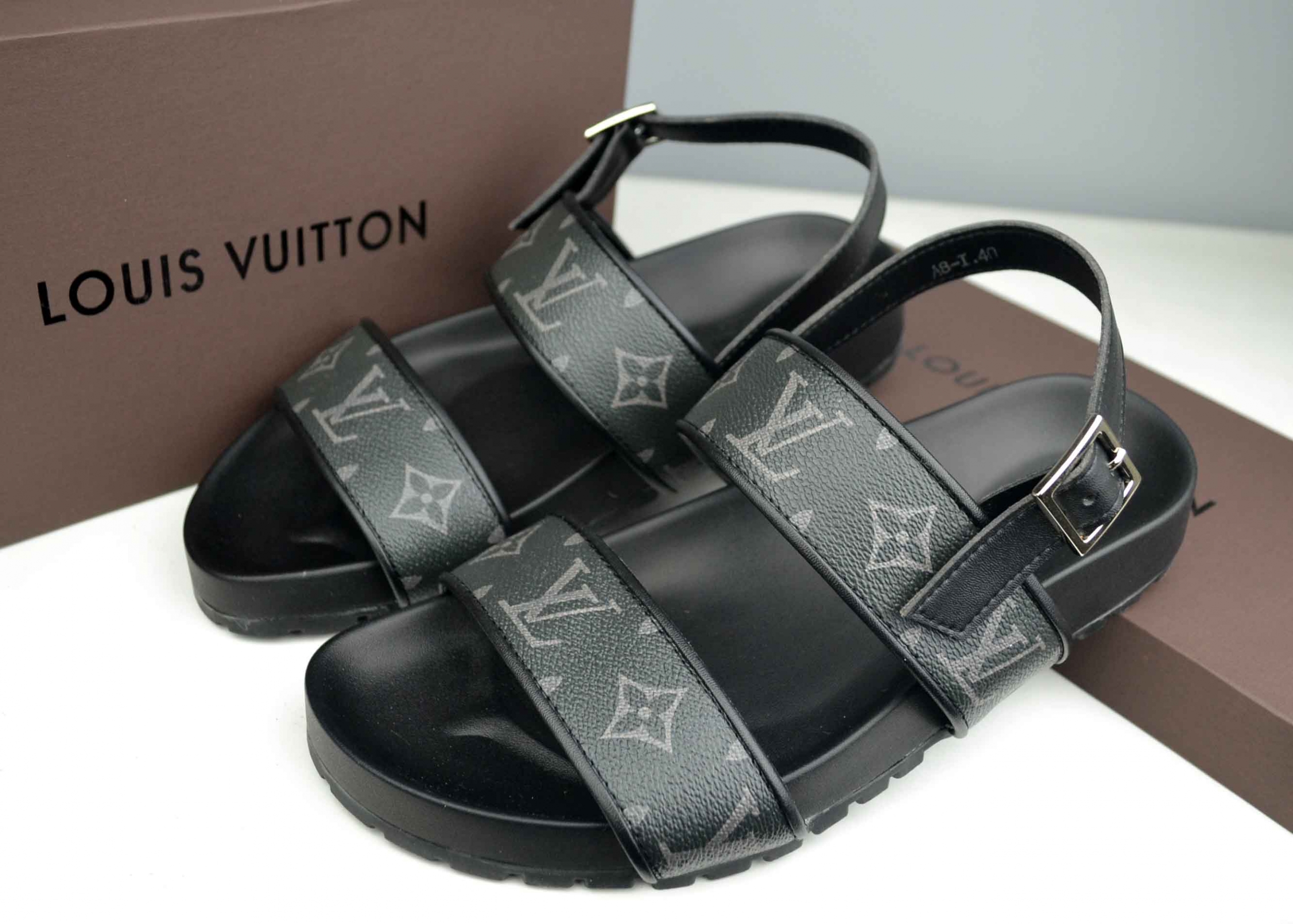 Sandália Chinelo Louis Vuitton - Grandes Grifes